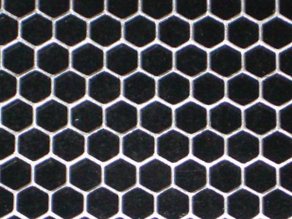 HELIX - ALUMINUM MESH SHEET 18" X 18" HONEYCOMB - Image 1