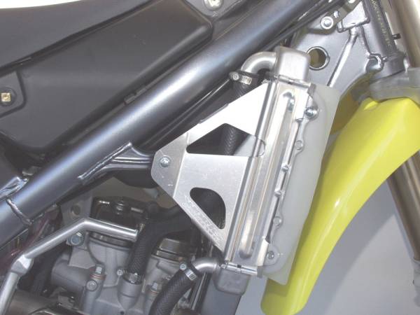 WORKS - RADIATOR BRACE '07 RMZ450 - Image 1