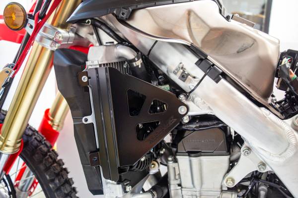 WORKS - RADIATOR BRACES CRF450L BLACK - Image 1