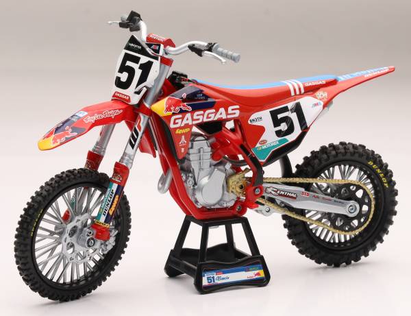 NEW-RAY - SCALE 1:12 TLD RED BULL GAS GAS MC450 BARCIA #51 - Image 1