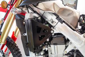 RADIATOR BRACES CRF450L BLACK